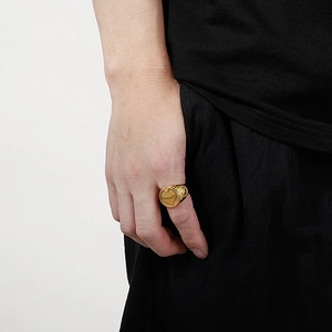 Vintage goldener Herz-Siegelring mit radialer Textur für Herren im Hip-Hop-Rock-Stil