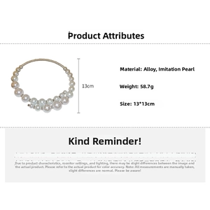 Detail view of oversized pearl choker showing 13x13cm dimensions and 58.7g weight