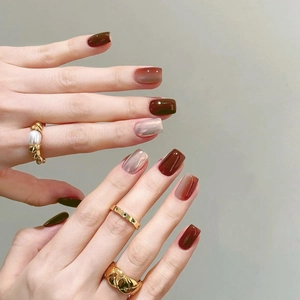 Faux Ongles Dégradé Café Noir Court Carré Rond Haute Brillance Nacré Pointes D'ongles Artificielles Pour Femmes