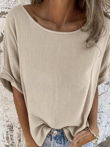T-shirt da donna beige con girocollo, trama a pieghe verticali e maniche corte casual