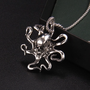 Hip hop style silver octopus skull pendant necklace with metallic chain for men and women
