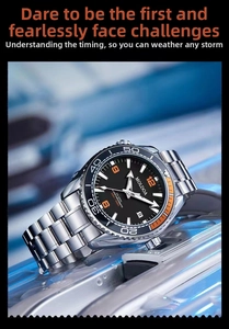 Close-up of the MOLDOA men's diving watch with 600m waterproof dial and steel strap