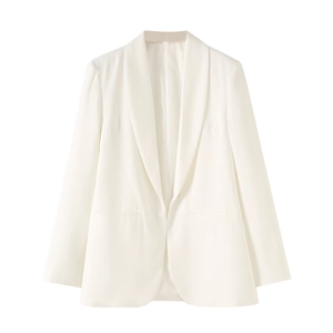 Blazer blanc pour femme avec col châle, coupe ouverte et poches latérales à plat sur fond blanc