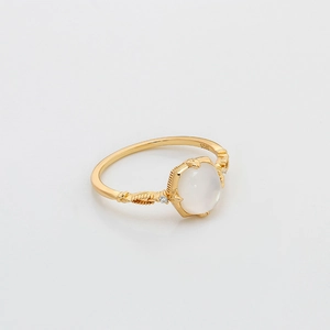 Elegant S925 sterling silver gold plated ring with square shell and zircon accents