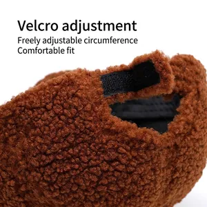 Casquette de baseball marron foncé en polaire pour femmes et hommes avec velcro ajustable