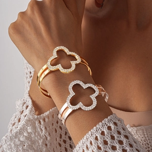 Bracciale Rigido Aperτο Quadrifoglio Traforato Con Strass Braccialetto In Metallo Gioielli Eleganti Da Donna