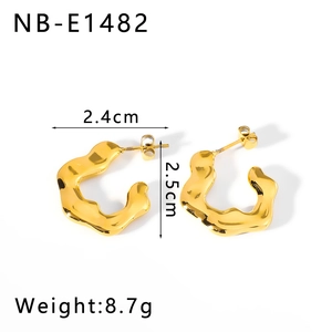 Irregular C-shaped gold earrings size detail 2.4cm by 2.5cm with 8.7g weight info