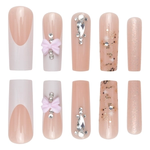 Rosa French False Nails mit 3D-Schleifen, Tropfen-Strasssteinen und Glitzerakzenten