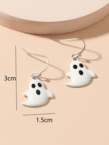 Detailed size view of spooky white ghost earrings with 3cm height and 1.5cm width specs