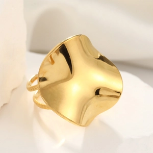 Minimalist gold pleated stainless steel ring with a wavy disk design for women