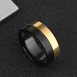 Punk style bicolor black and gold拼接 stainless steel ring with a brushed metal finish