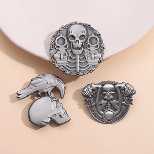 Gothic Punk Skull Brooches Zinc Alloy Antique Silver Raven Crow Pin Badges Halloween Party Accessory For Men And Women