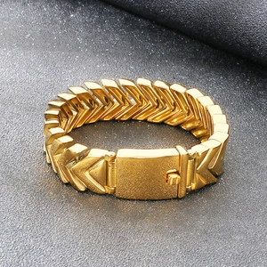 Detailed view of men's gold V-shaped snake bone chain with secure wide clasp