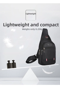 Detail der leichten 0,25kg Oxford-Brusttasche auf Waage mit Feder zur Gewichtsdemonstration