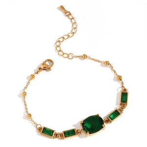 Bracelet en acier inoxydable plaqué or 18 carats avec pierre verte ovale et zircon