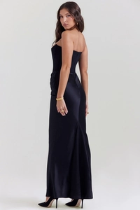 Detail of elegant black strapless mermaid dress with premium satin finish and sleek fit