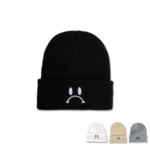 Bonnet Brodé Triste Visage Acrylique Tricot Côtelé Hiver Chaud Chapeau Mode Tendance Pour Hommes Femmes
