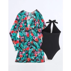 Detail von langärmeligem Blumen-Überwurf mit schwarzem Neckholder-Badeanzug-Set