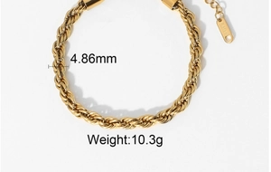 Λεπτομέρεια macro από επίχρυση αλυσίδα Miami Cuban 18K από ανοξείδωτο ατσάλι πλάτους 4,86mm