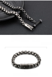 Detail view of retro stainless steel men bracelet with dimensions 220x10x8mm and weight 54g