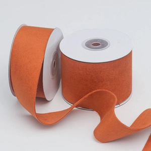 Rubans en velours orange rouille sur bobines pour nœuds DIY et décorations de Noël