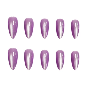 Set di 10 unghie a pressione magnetiche cat-eye viola chiaro con forma a stiletto lunga