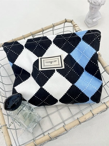 Fashionable large corduroy cosmetic bag with blue and black checkered quilt pattern