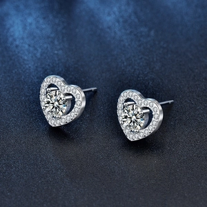 Elegant s925 silver heart stud earrings with sparkling moissanite and four-claw setting