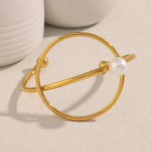 Minimalist 18K gold plated stainless steel knot bracelet with elegant faux pearl detail