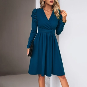 Elegant dark green V-neck long sleeve dress with pleated skirt and slim waist design