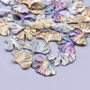 Pendentifs feuilles de ginkgo en acier inoxydable doré, argenté et arc-en-ciel pour bijoux