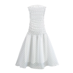 Elegantes weißes trägerloses Polka-Dot-Kleid mit 3D-Blume und Rüschensaum