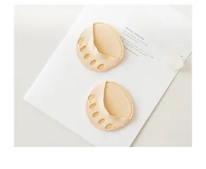 Detailansicht der atmungsaktiven Fünf-Zehen-Vorderfußpolster für High Heels in Beige