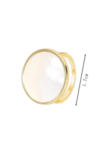 Detailed view of 1.7cm round shell inlay on 18K gold minimalist vintage ring