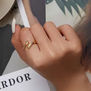 Polished 925 sterling silver hugging hands open ring for women in golden finish