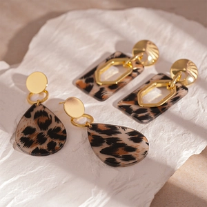 Retro leopard print acrylic drop earrings in rectangular and waterdrop geometric styles