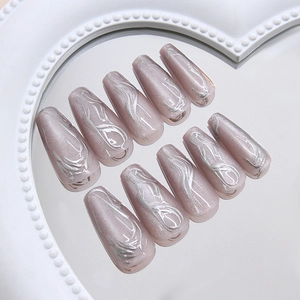 Silver metallic cat-eye press on nails with 3D chrome lines on heart mirror tray