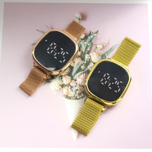 Montre numérique tactile LED ronde avec bracelet milanais magnétique en or et or rose chic