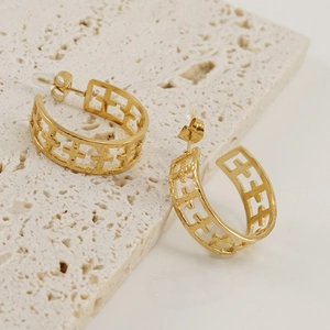 Boucles D'oreilles Créoles À Motif De Croix Creuse Plaqué Or 18K Acier Inoxydable Géométriques En Forme De C Mode Pour Femmes