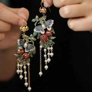 Boucles Oreilles Pendantes Papillon Fleur Vintage Alliage Email Et Glands En Künstliche Perles Artificielles Style National Femmes