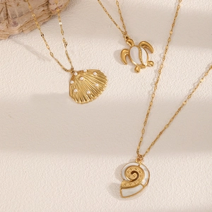 Ocean Style Stainless Steel Necklace 18K Gold Plated Shell Conch Sea Turtle Pendants With Mother Of Artificial Pearl Artificial Pearl For Women