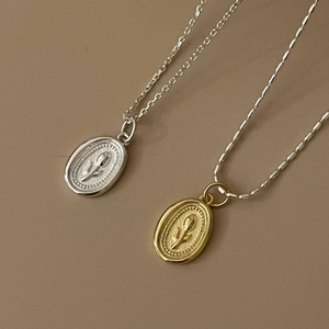 Vintage 925 sterling silver tulip relief oval pendant necklace in gold and silver finish