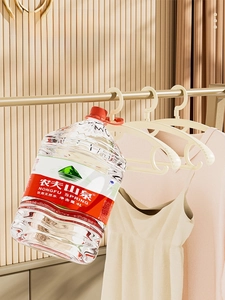 Detail showing high load-bearing capacity of the wide shoulder non-slip plastic hanger