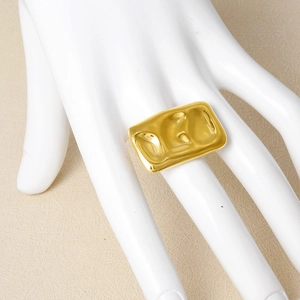 Minimalist 304 stainless steel open ring with a gold hammered rectangular surface