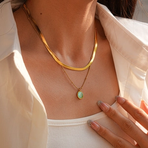 Collier double rang en acier inoxydable doré avec pendentif en pierre oeil de chat