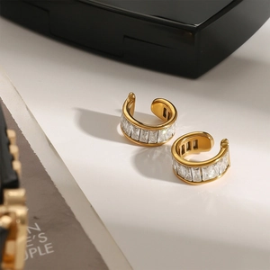 Gold-plated C-shaped ear cuffs with baguette-cut clear zircons for non-pierced ears