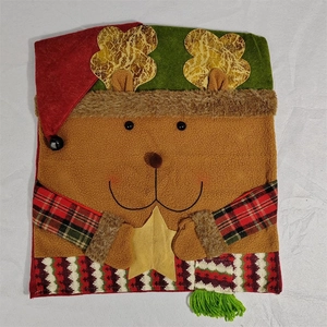 Coprisedia natalizio a forma di renna con cappello rosso e sciarpa a quadri decor