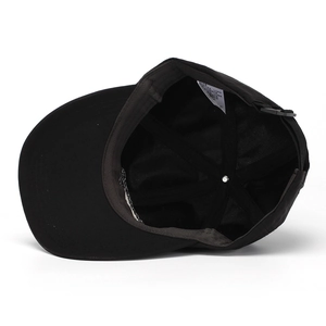Black quick-dry baseball cap featuring breathable inner structure and adjustable strap