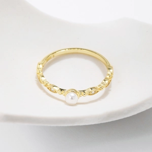 Exquisite S925 sterling silver gold-plated ring with crystal pearl and micro-pave diamonds