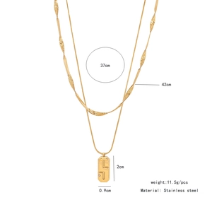 Detail of gold double-layer stainless steel necklace with geometric pendant and dimensions